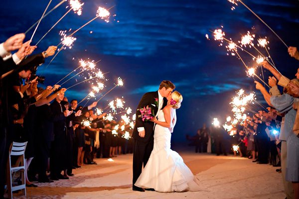 Luces de bengala: garantía de fotos de boda espectaculares